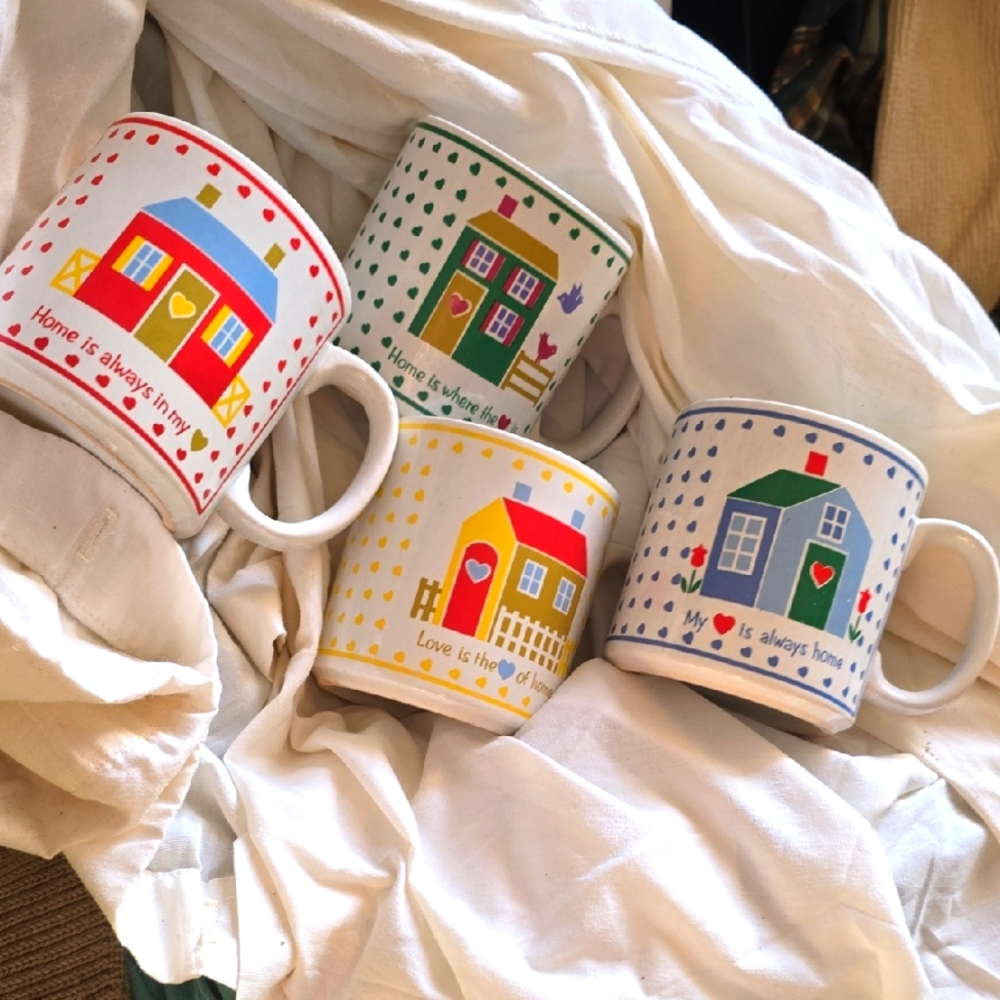 Retro Rainbow Home Is Where The ♡ Heart Is Mug Set 4 Vintage Mugs Red Blue JSNY